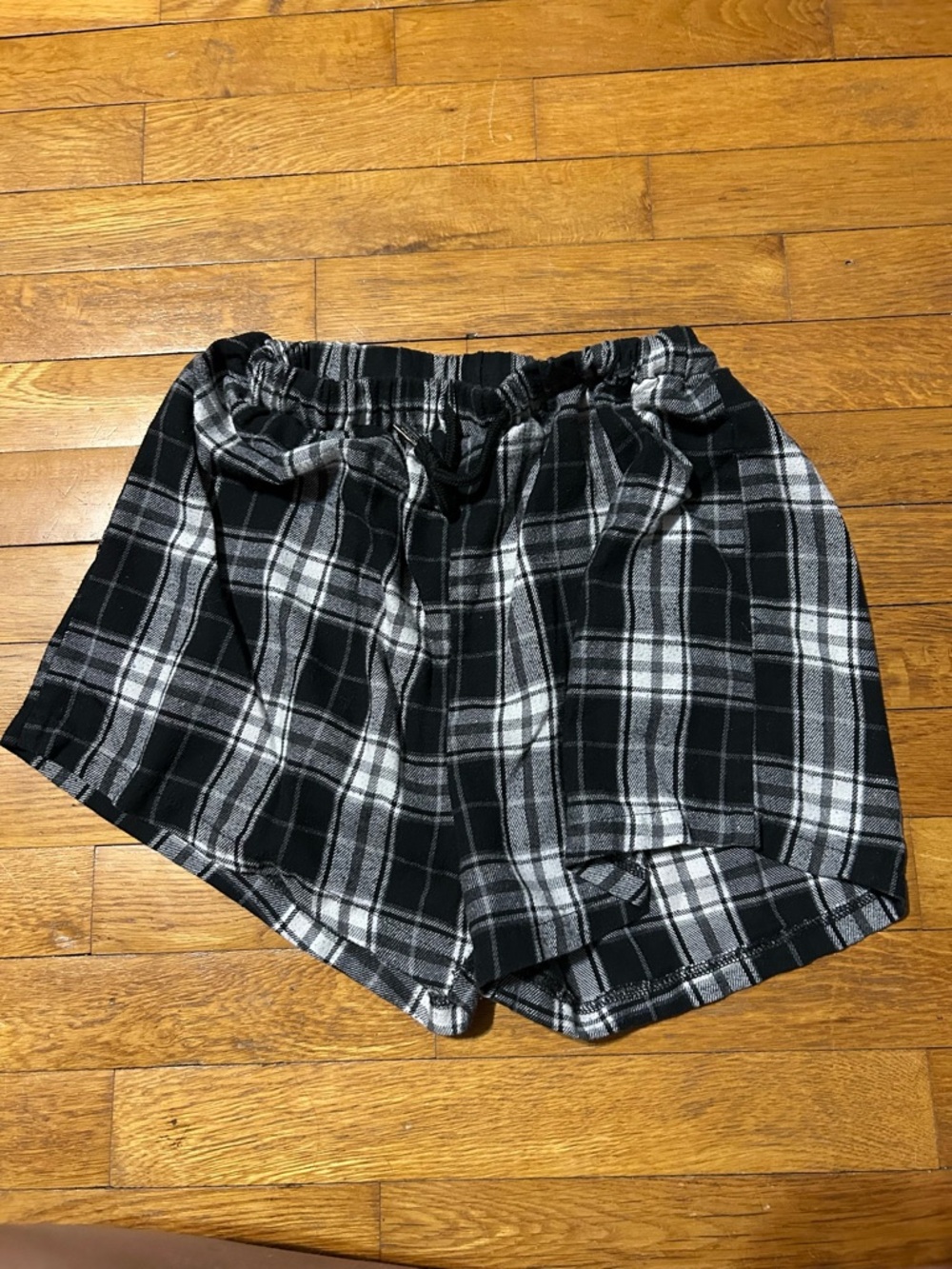 Black & White Plaid Women’s Elastic-Waist Shorts